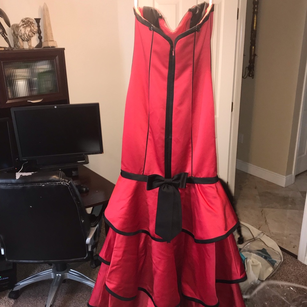 Red - Picture 2 of 2